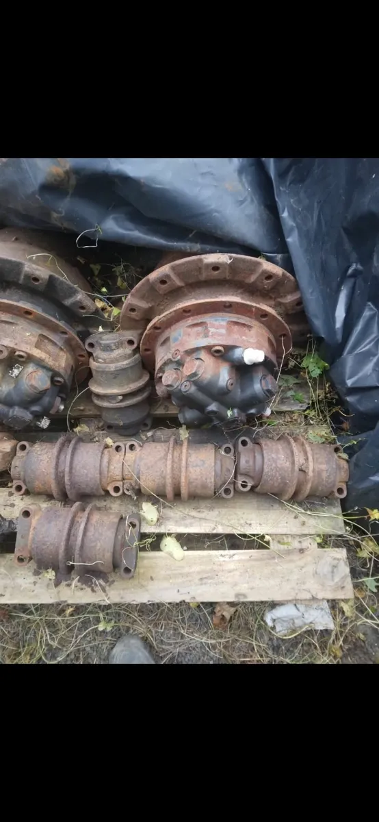 Hitachi 75 UR digger parts - Image 1