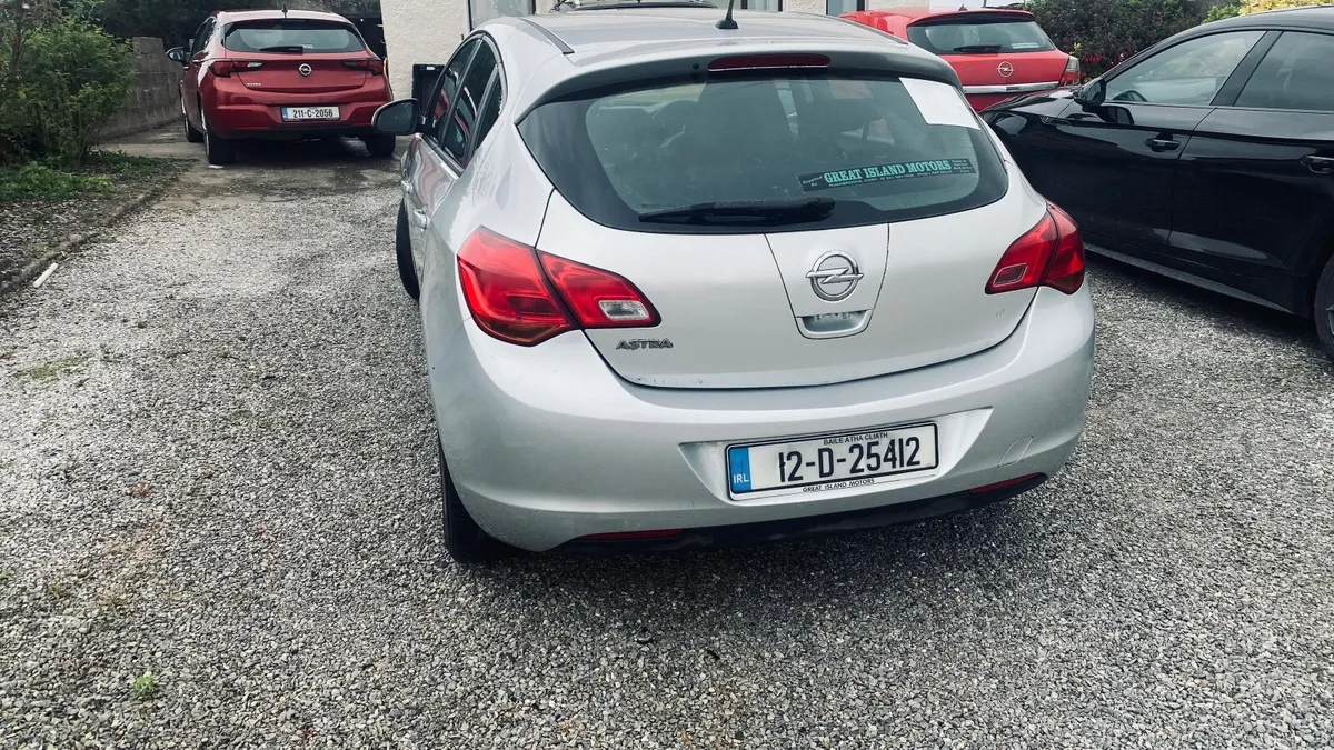 Opel Astra 2012 - Image 3