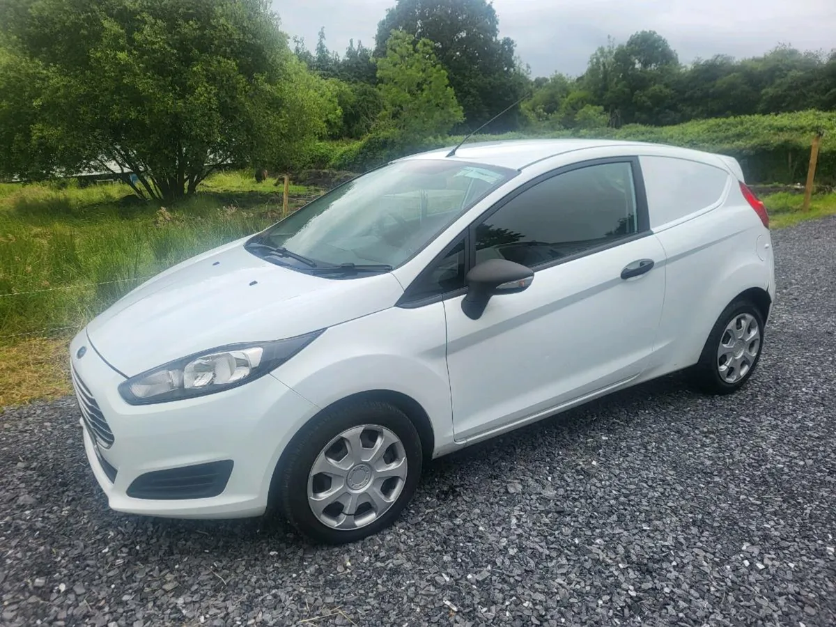 2015 Ford Fiesta Van - Image 1