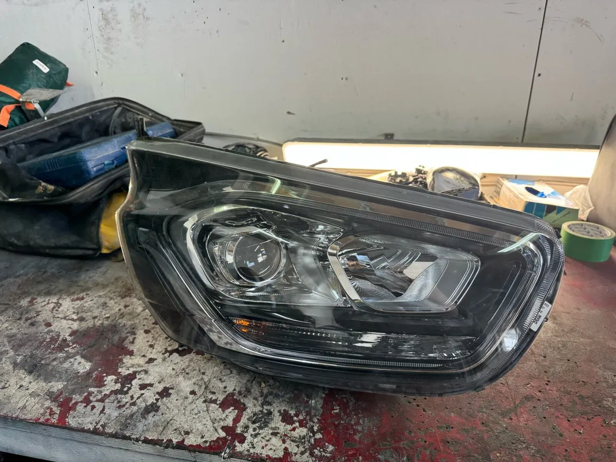 Ford transit custom headlight 2018-2023 - Image 2