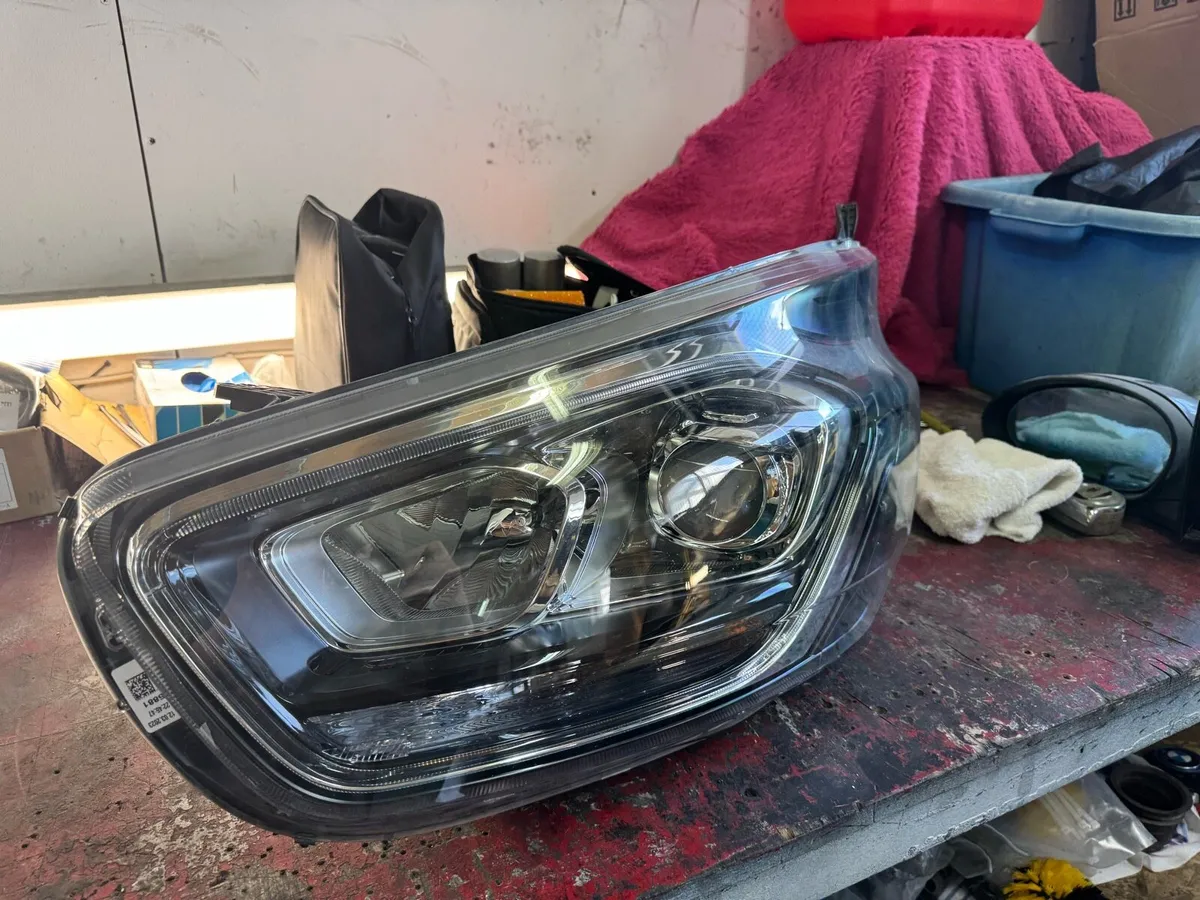 Ford transit custom headlight 2018-2023 - Image 3