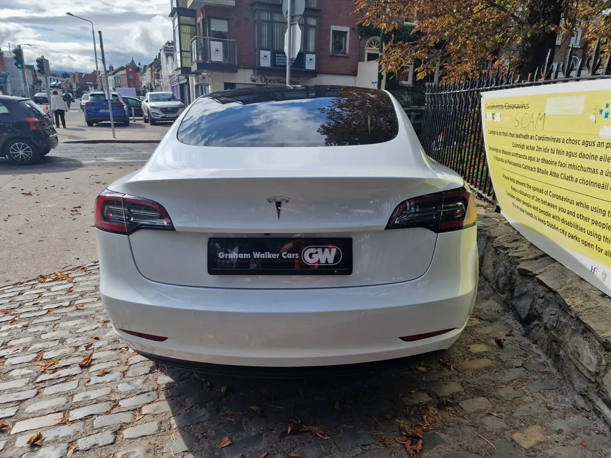2022 (222) Tesla Model 3 RWD - Image 4