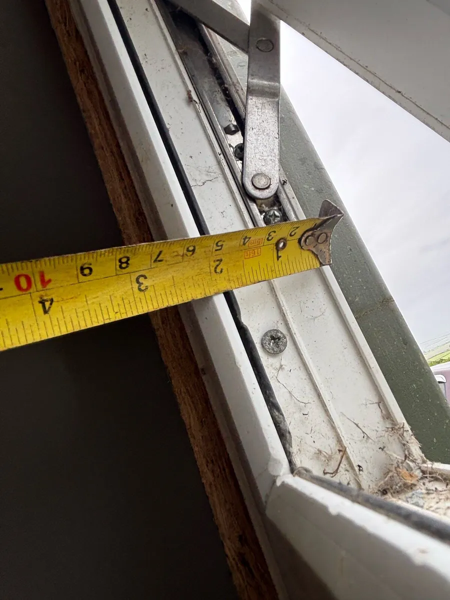 2 PORTACABIN windows needed - Image 3