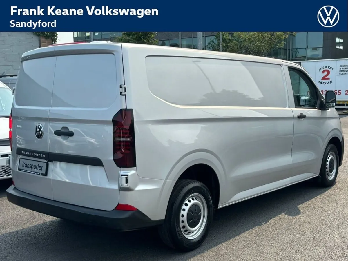 Volkswagen Transporter Trendline LWB 150HP // - Image 3
