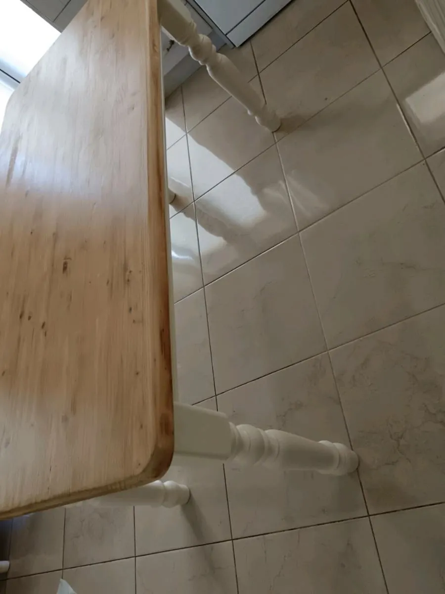 Farmhouse kitchen table - Image 3