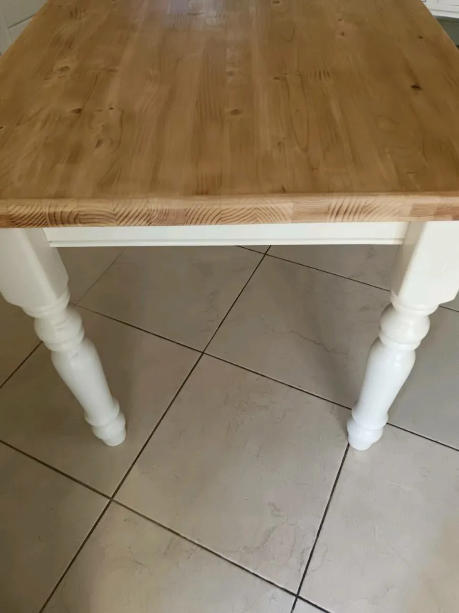 Farmhouse kitchen table - Image 4