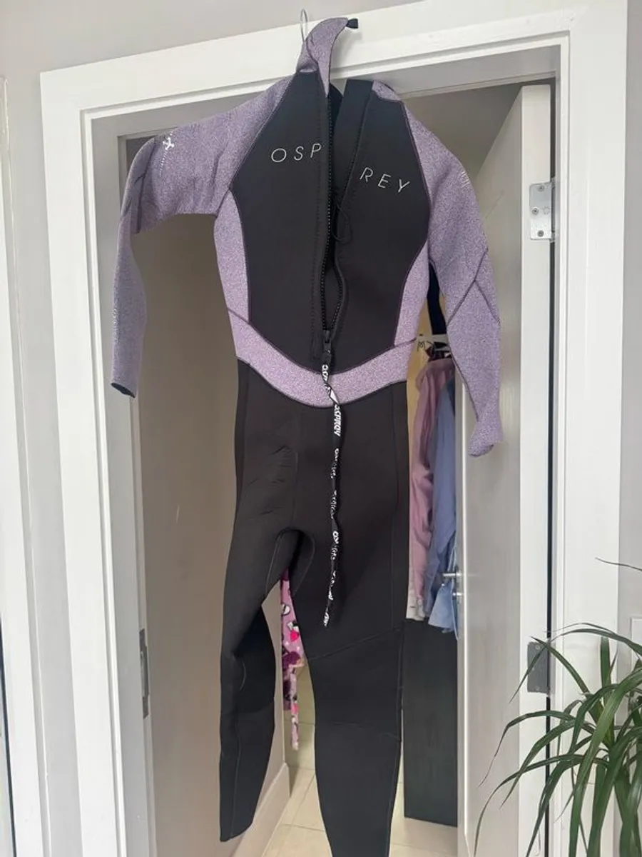 Wetsuit Ladies size S unworn - Image 2