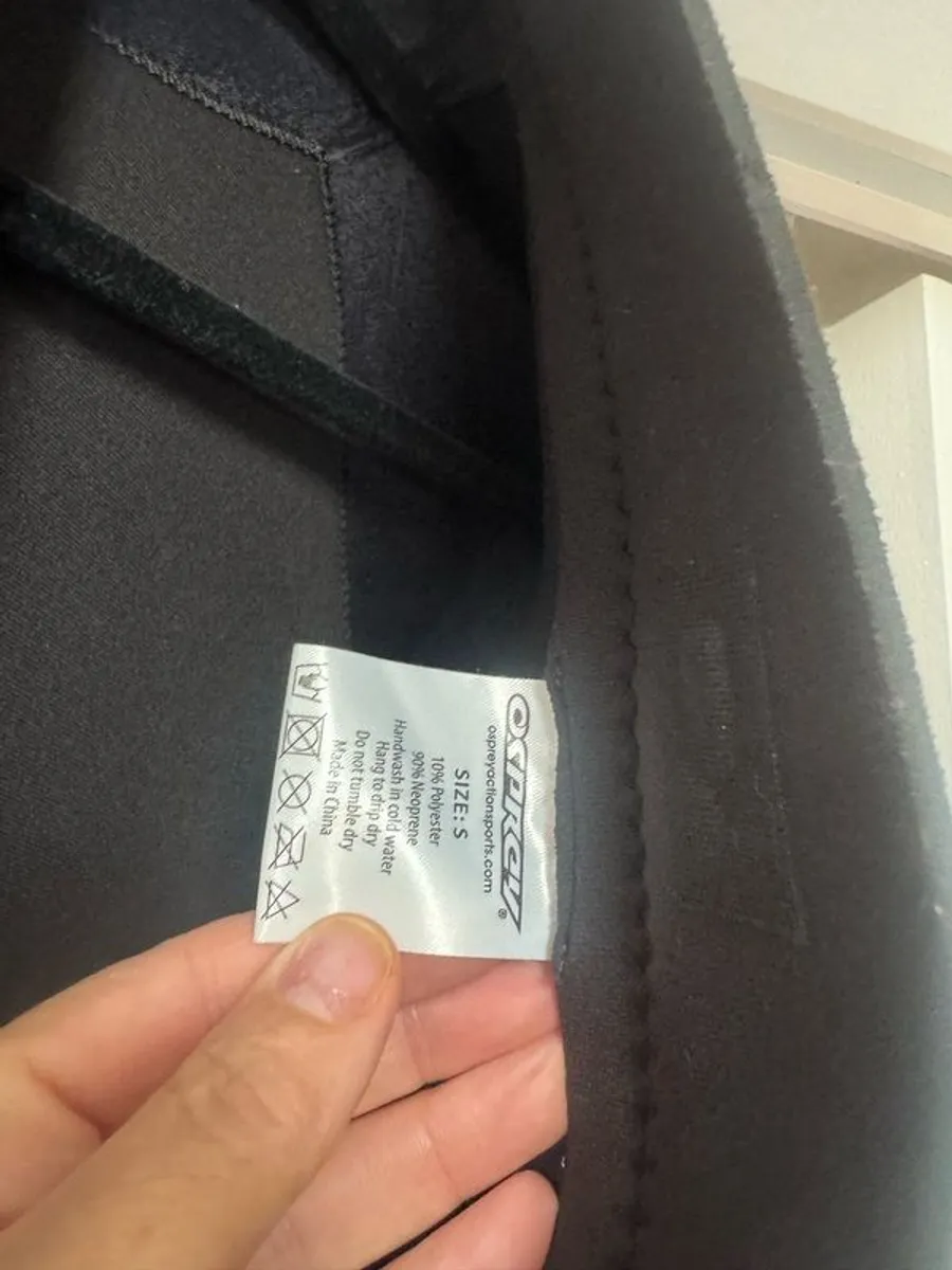 Wetsuit Ladies size S unworn - Image 3