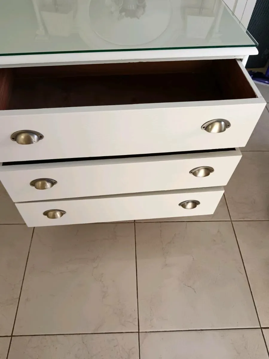 Chest of drawers - Image 4