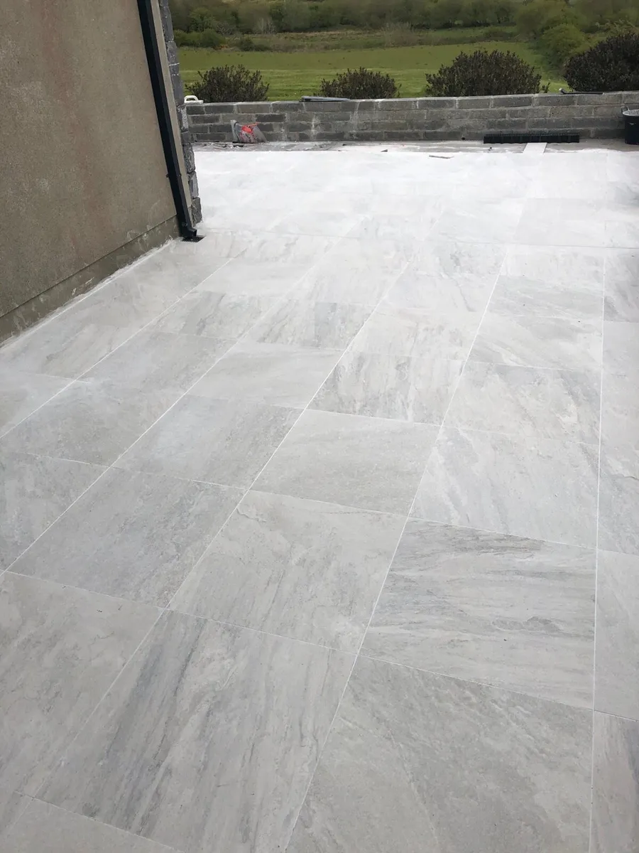 Outdoor patio tiles - Image 1