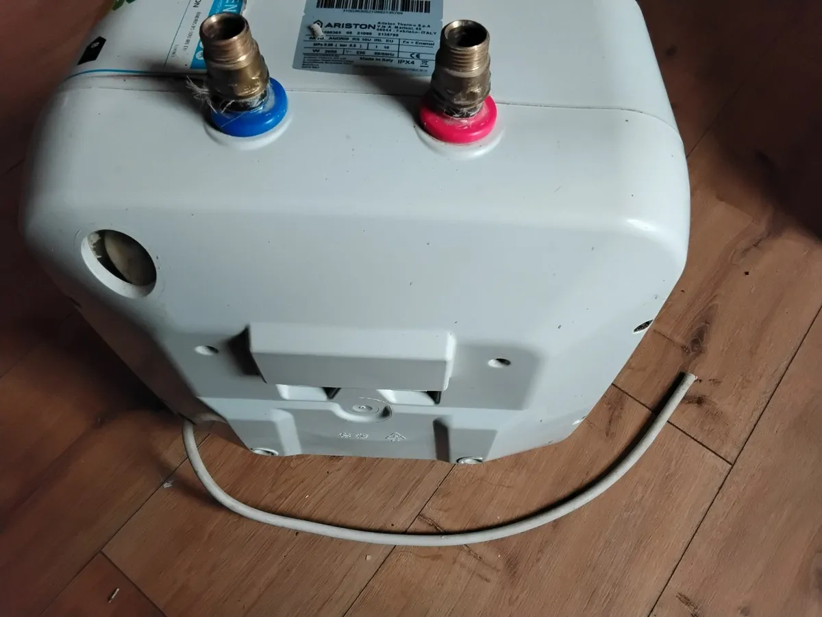 Water heater - Image 2
