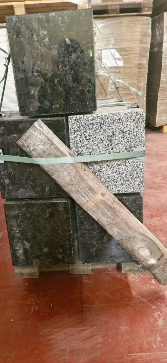 Marble headstones - Image 1
