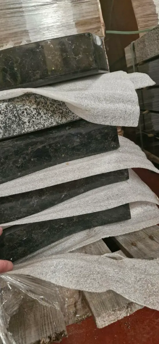 Marble headstones - Image 3