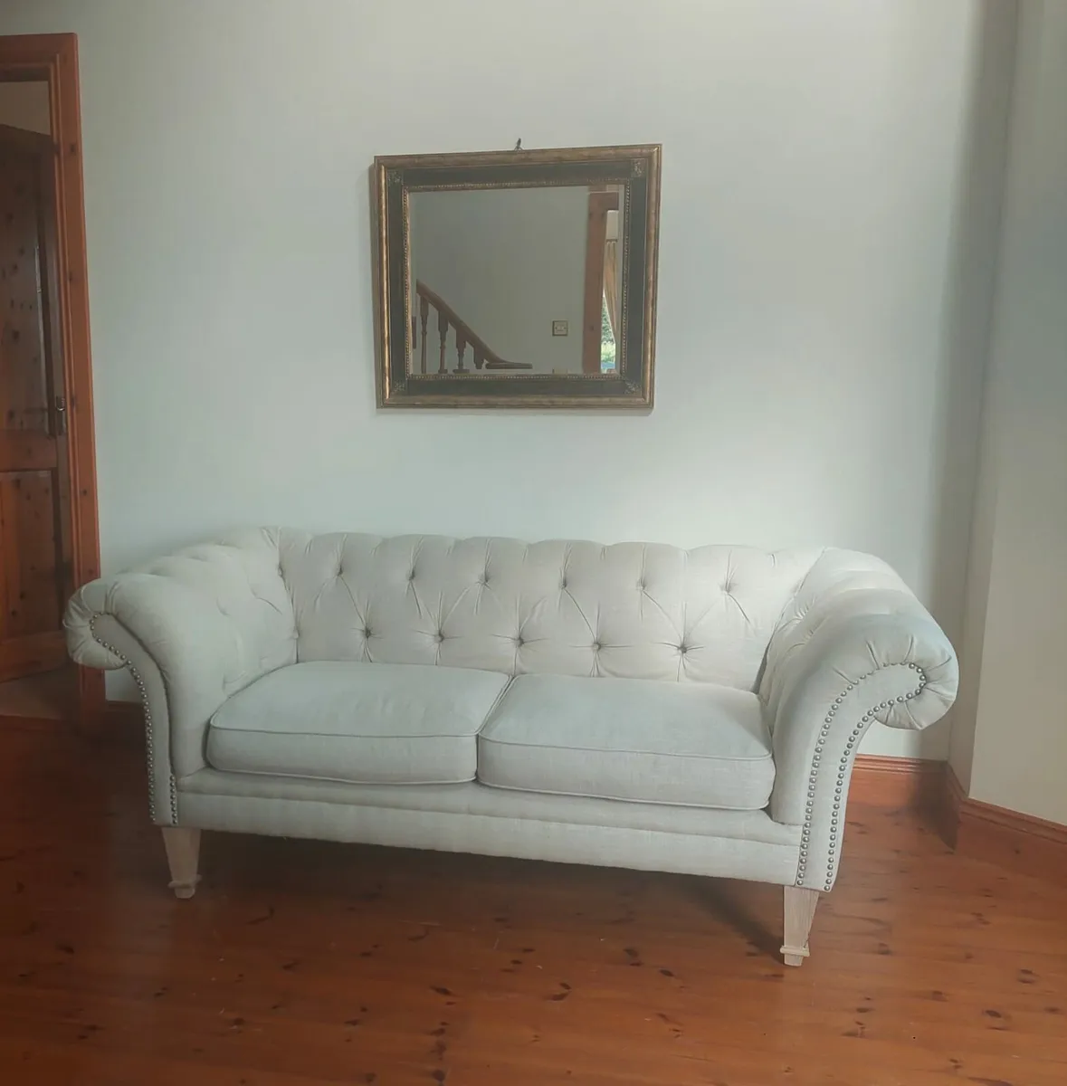 Chesterfield sofas - Image 2