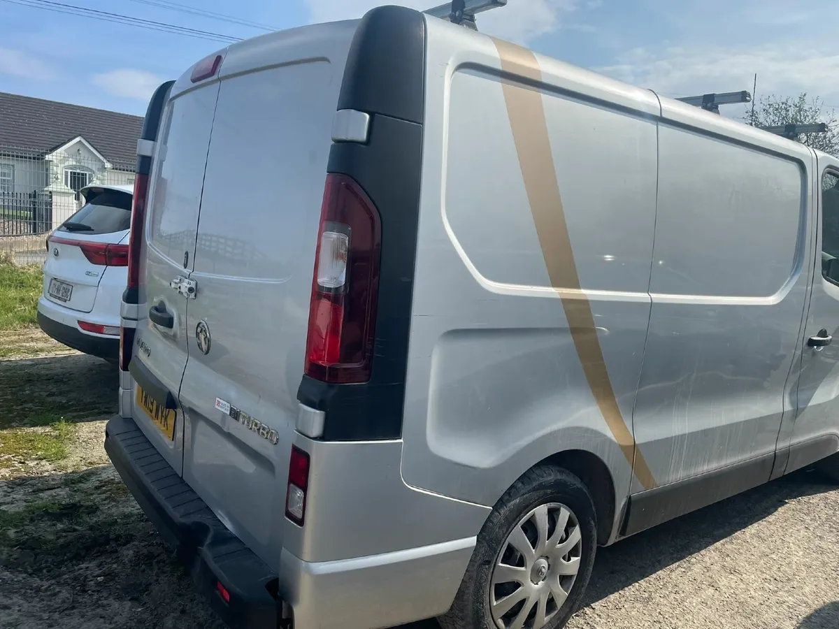 2019 VIVARO CDTI - Image 4