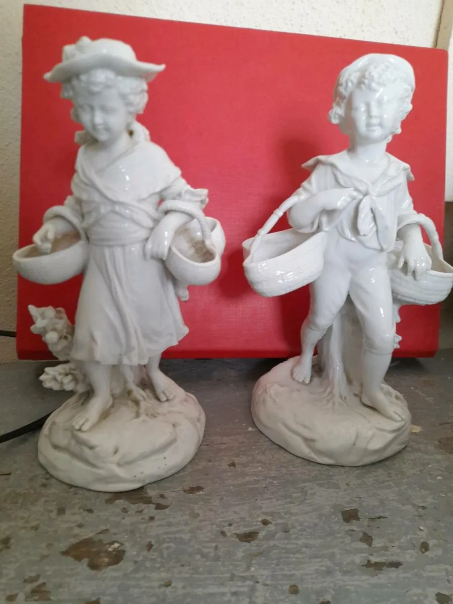 Two small statues - Image 1