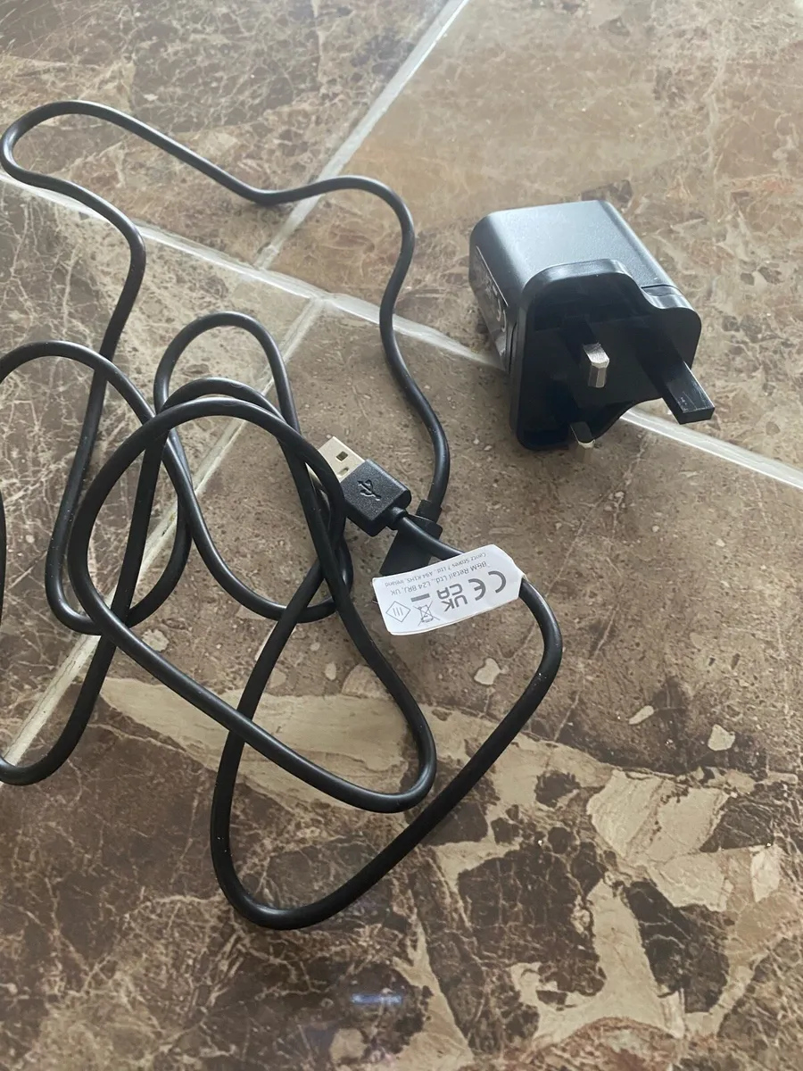 Phone charger - Image 2