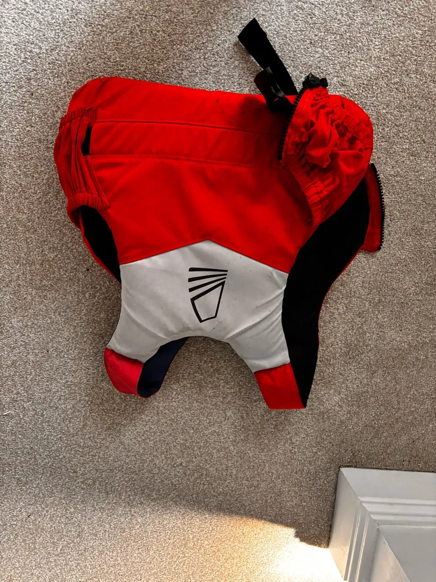 Life jacket - Image 1