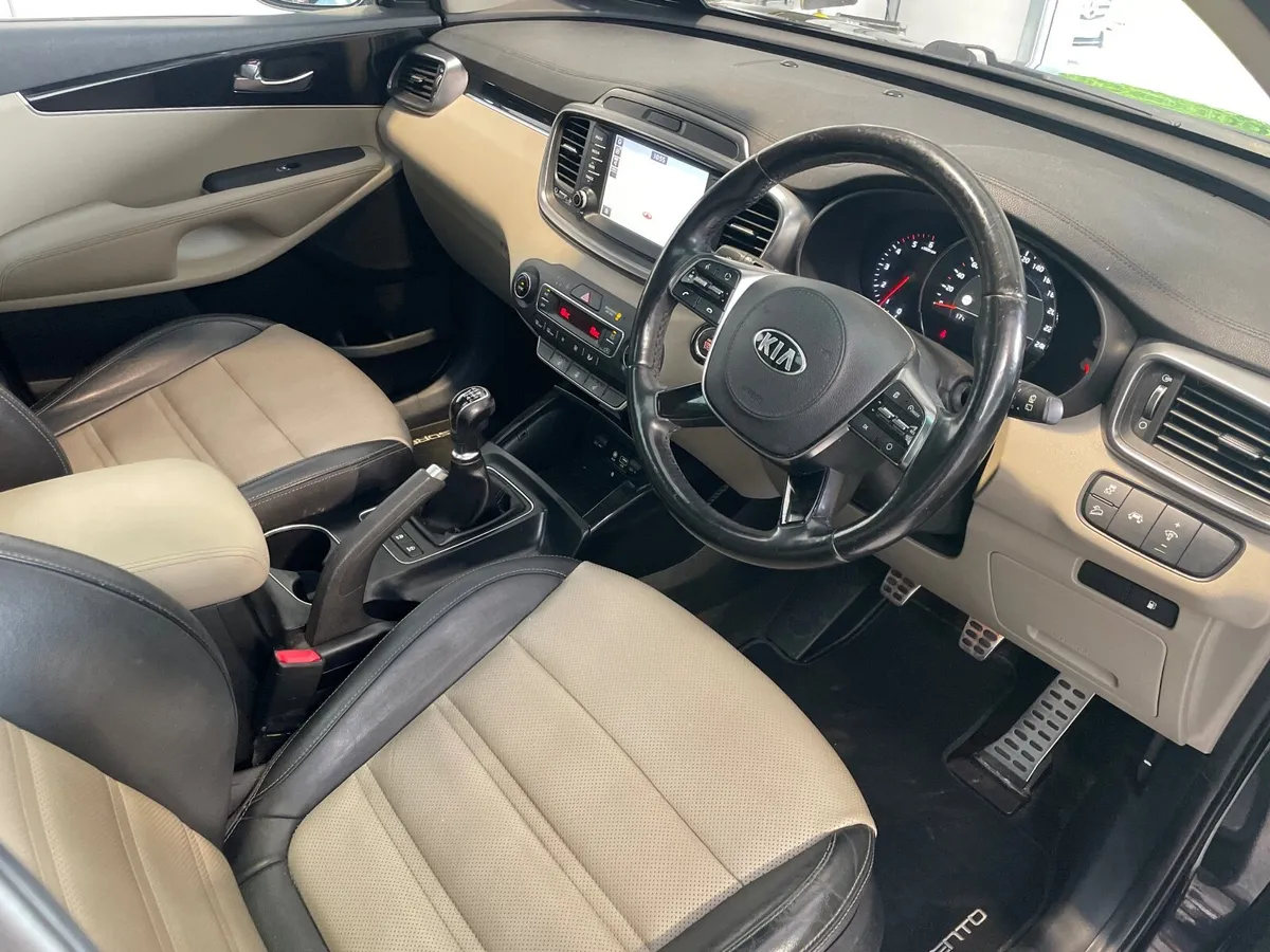 Kia Sorento  K3 - 7 Seater 4x4 - Image 4
