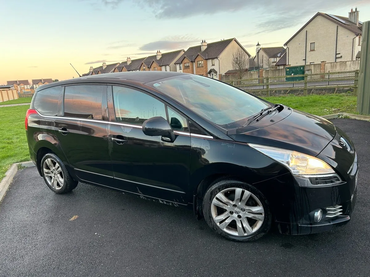 Peugeot 5008 (7-Seater) - Image 2