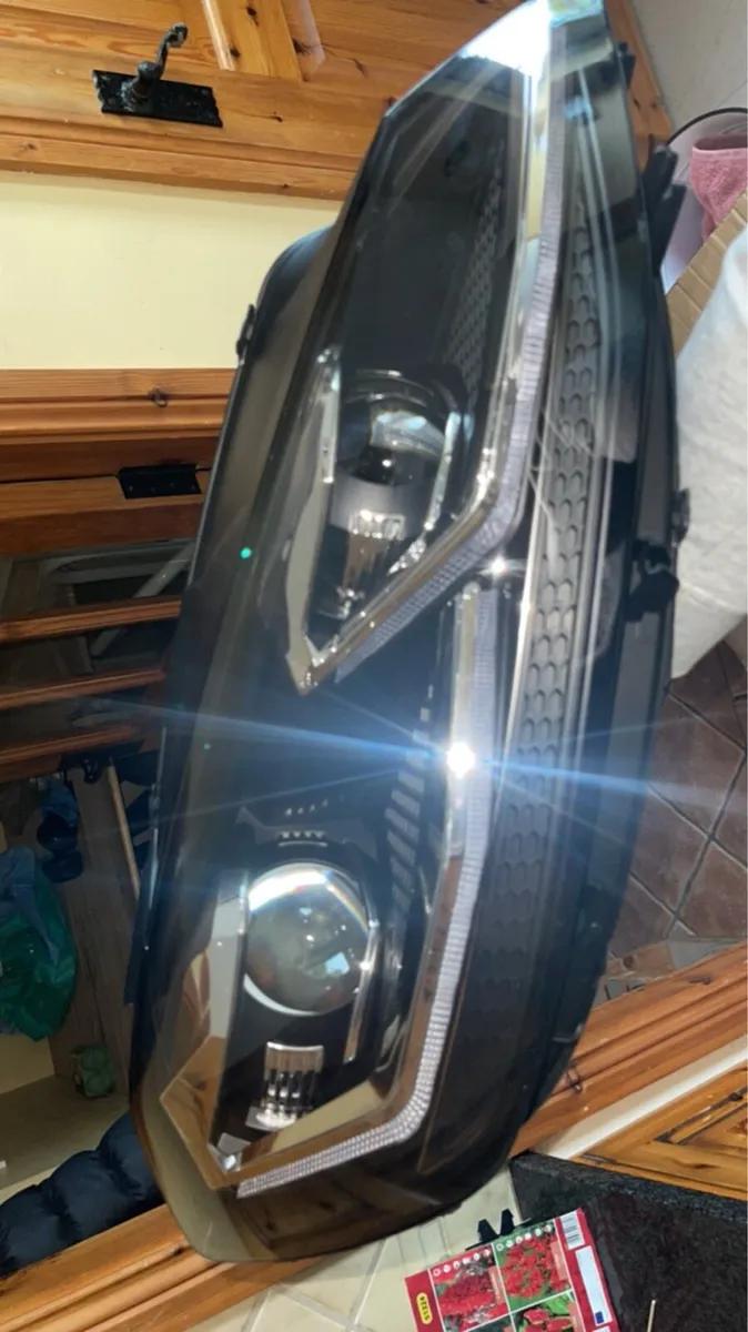 Volkswagen Golf - Image 4