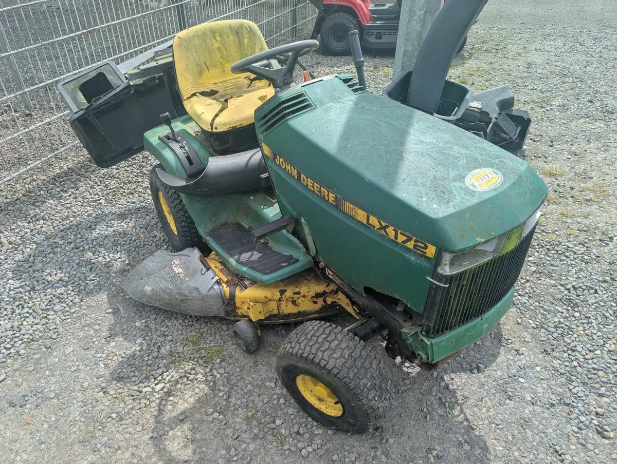 John Deere LX172 ride on lawnmower-faulty gearbox - Image 1