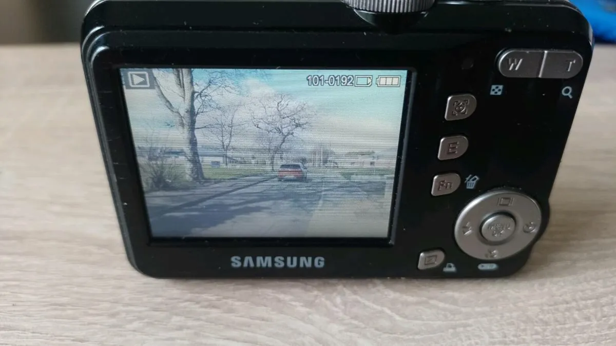 Samsung S760 Digital Camera - Image 2