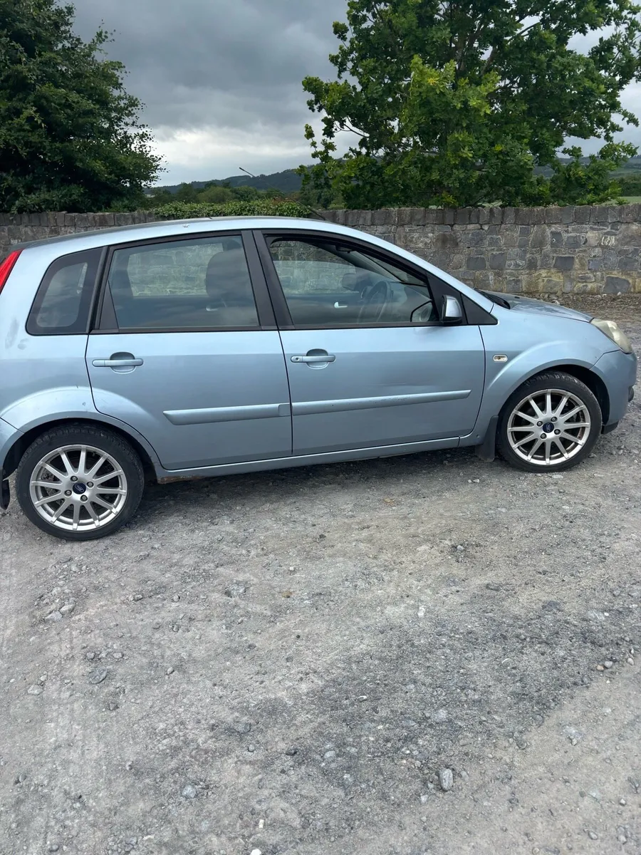Ford fiesta 07 - Image 3
