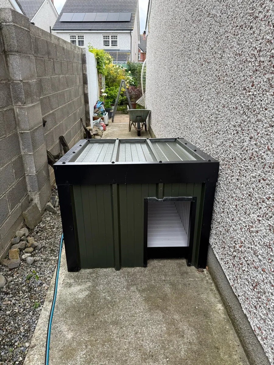 Insulated Large Dog Kennel - Image 1