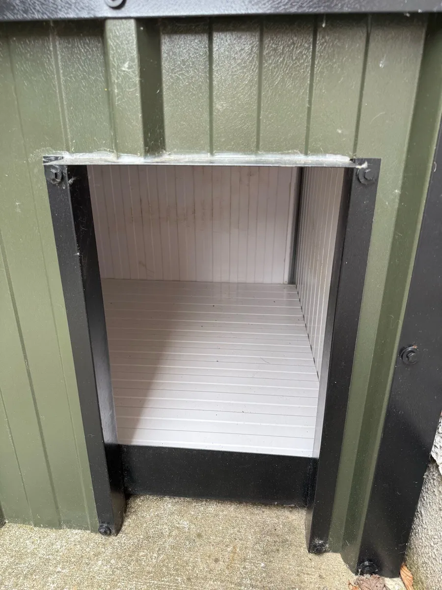 Insulated Large Dog Kennel - Image 3