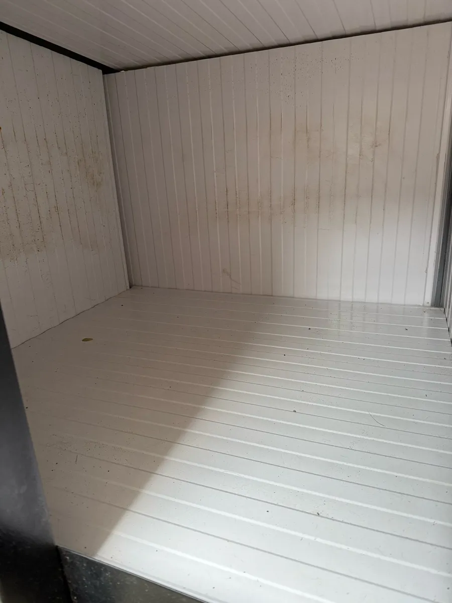 Insulated Large Dog Kennel - Image 4