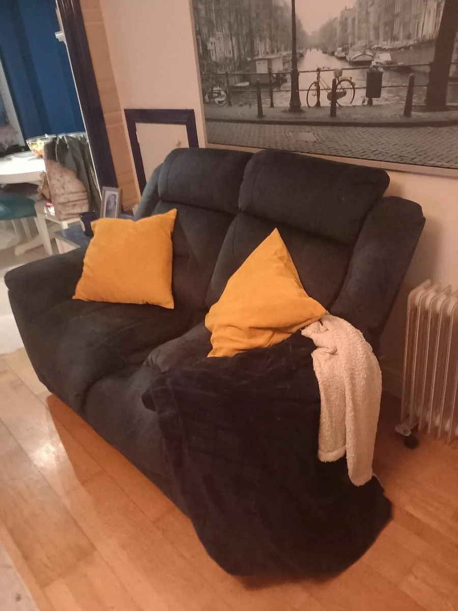 Sofa 2 Seater FREE - Image 1