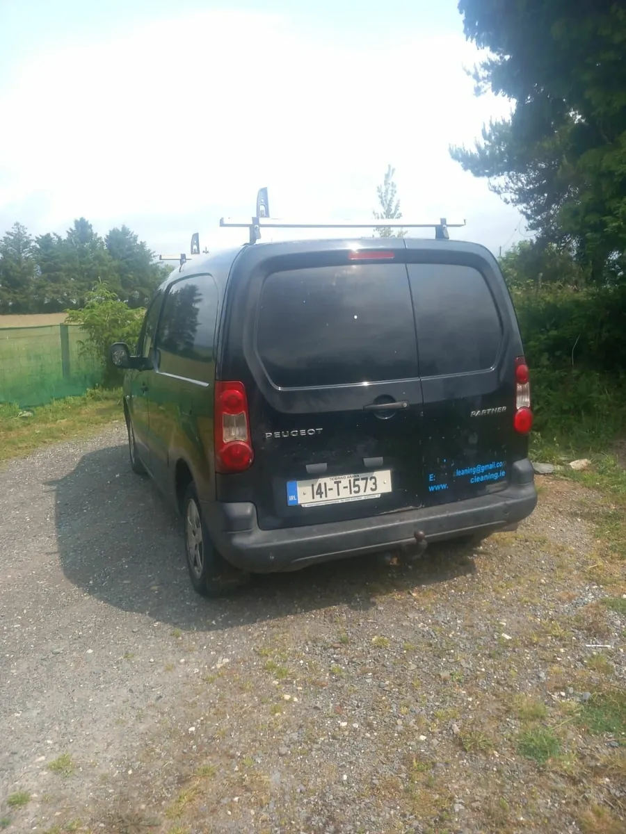 Van - Image 2