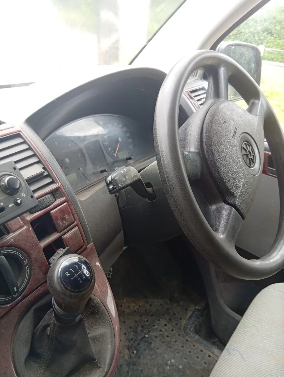 Volkswagen transporter - Image 4