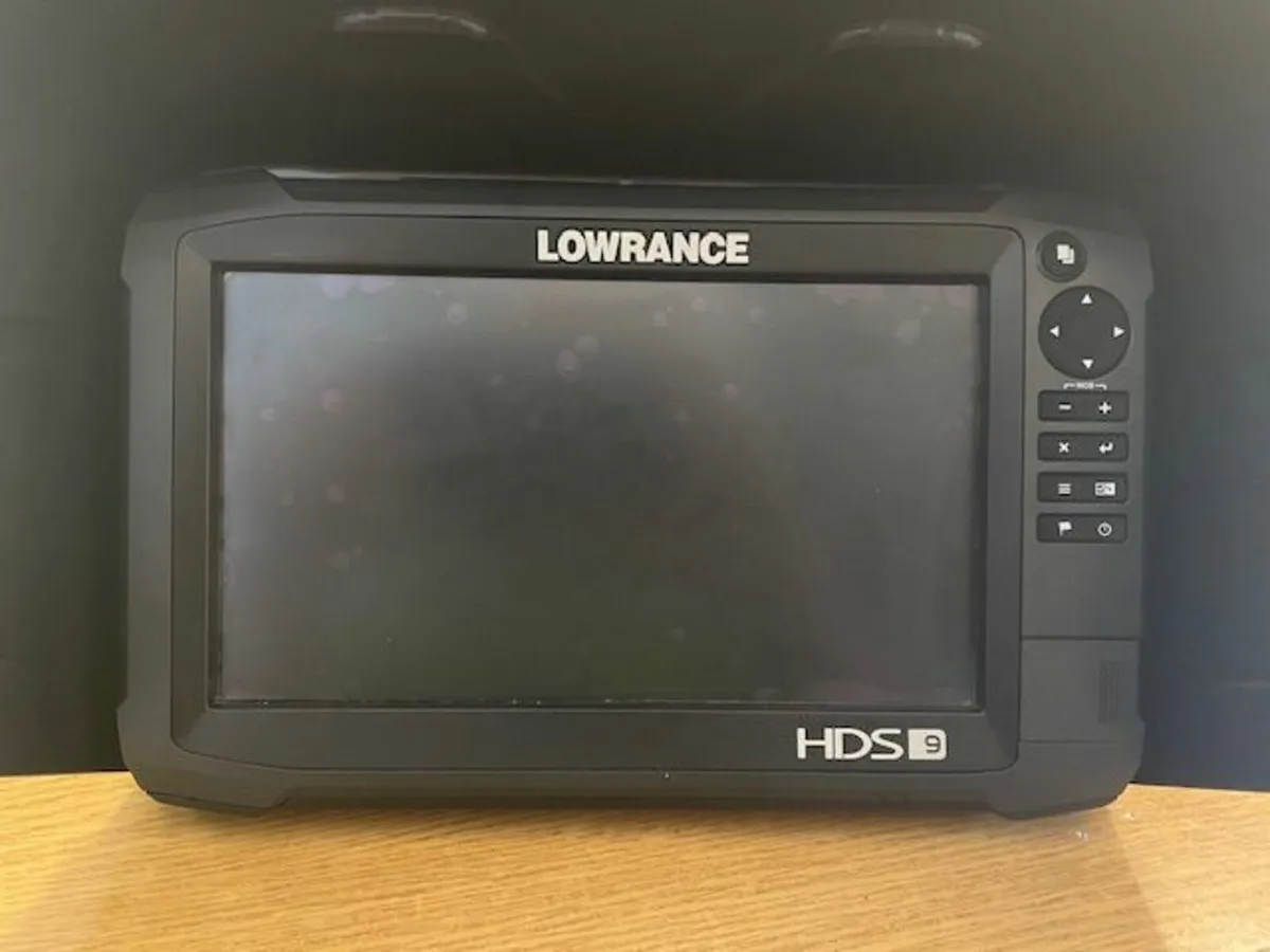 Lowrance HDS Carbon 9 - Image 1