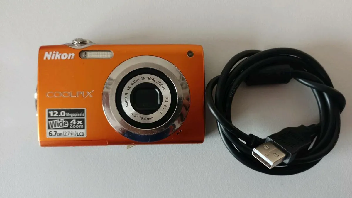 Nikon Coolpix S3000 - Image 1