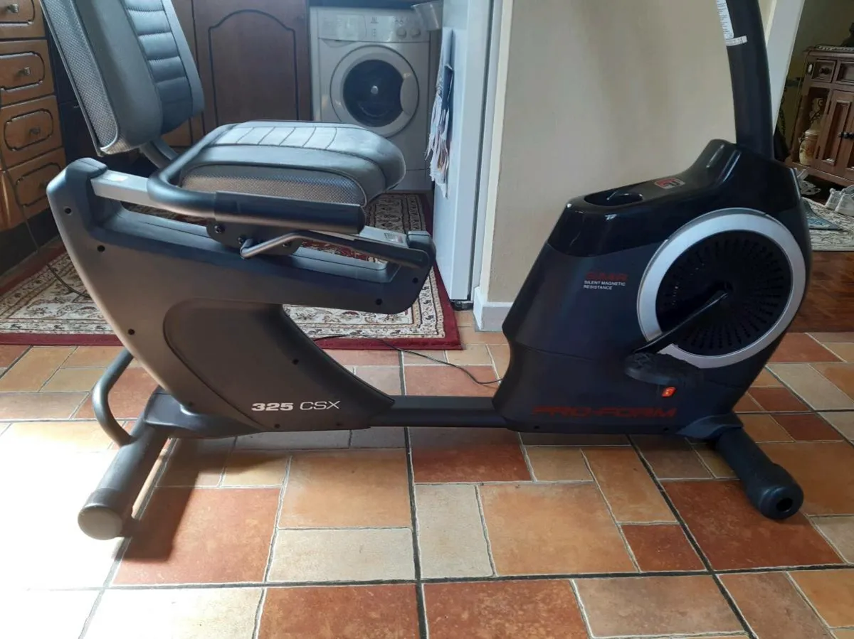 Pro-Form 325 CSX exercise bike - Image 1