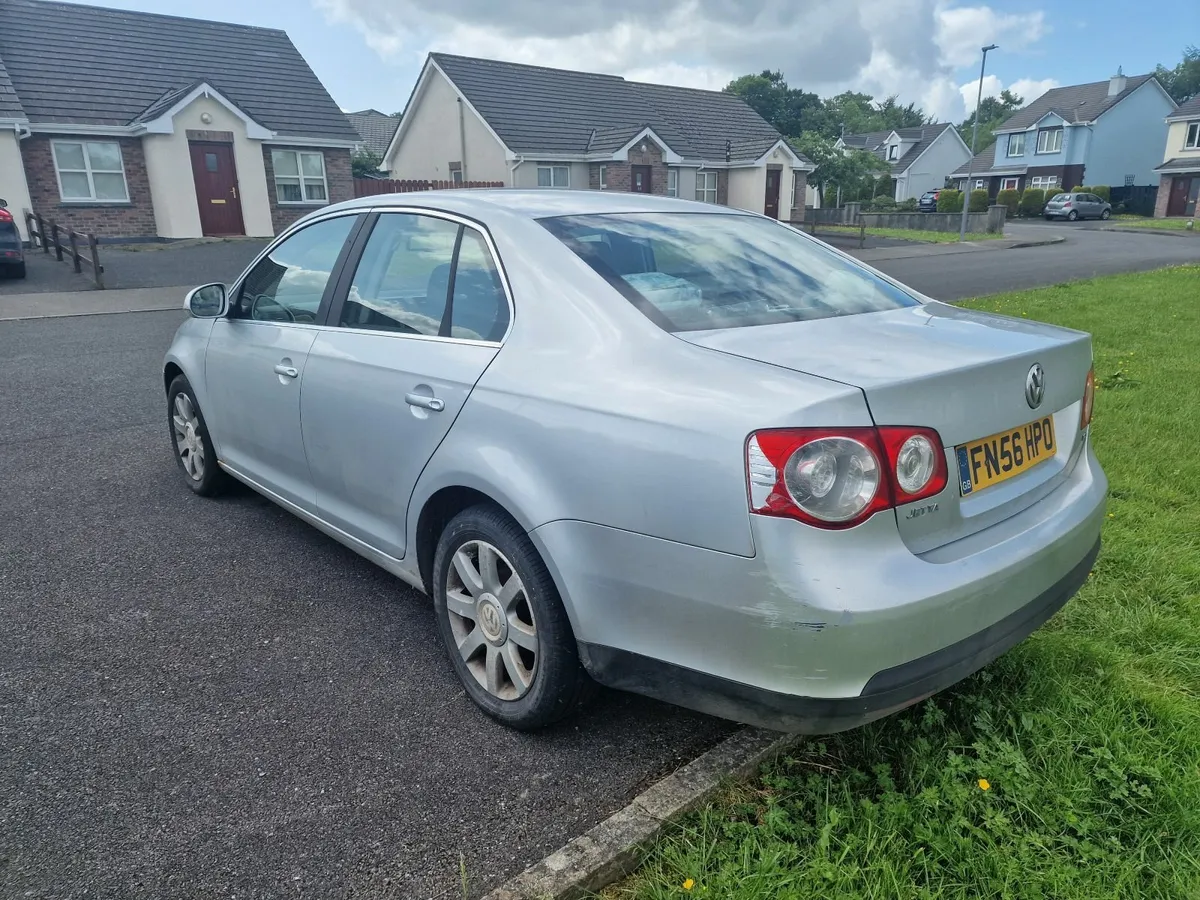 Volkswagen Jetta 2006 - Image 2
