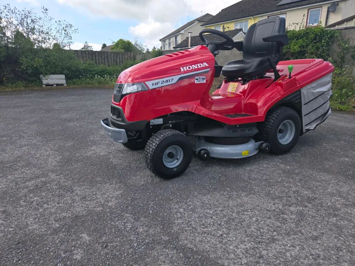 Honda 2417 ride on mower - Image 2
