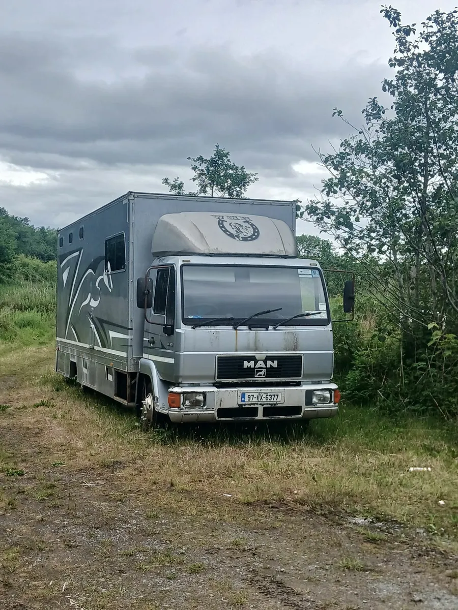 Horse Lorry
