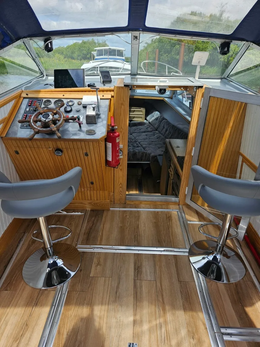 boat Seamaster 813 Cruiser Boat - Image 2