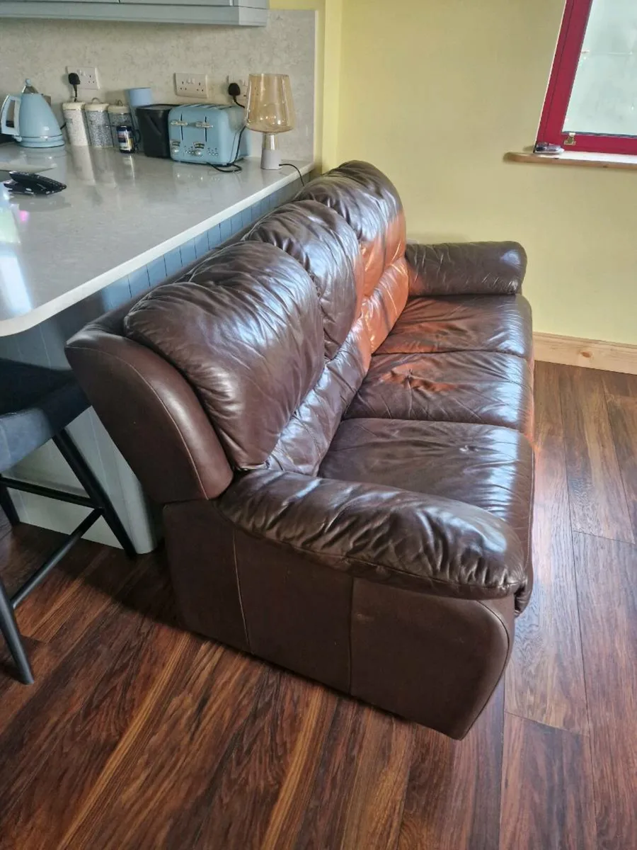 3 seater couch and 2x recliners - Image 2