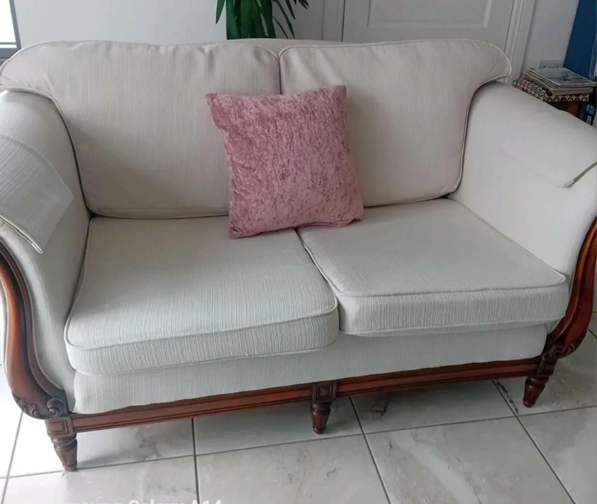 Fineline designer sofa - Image 1