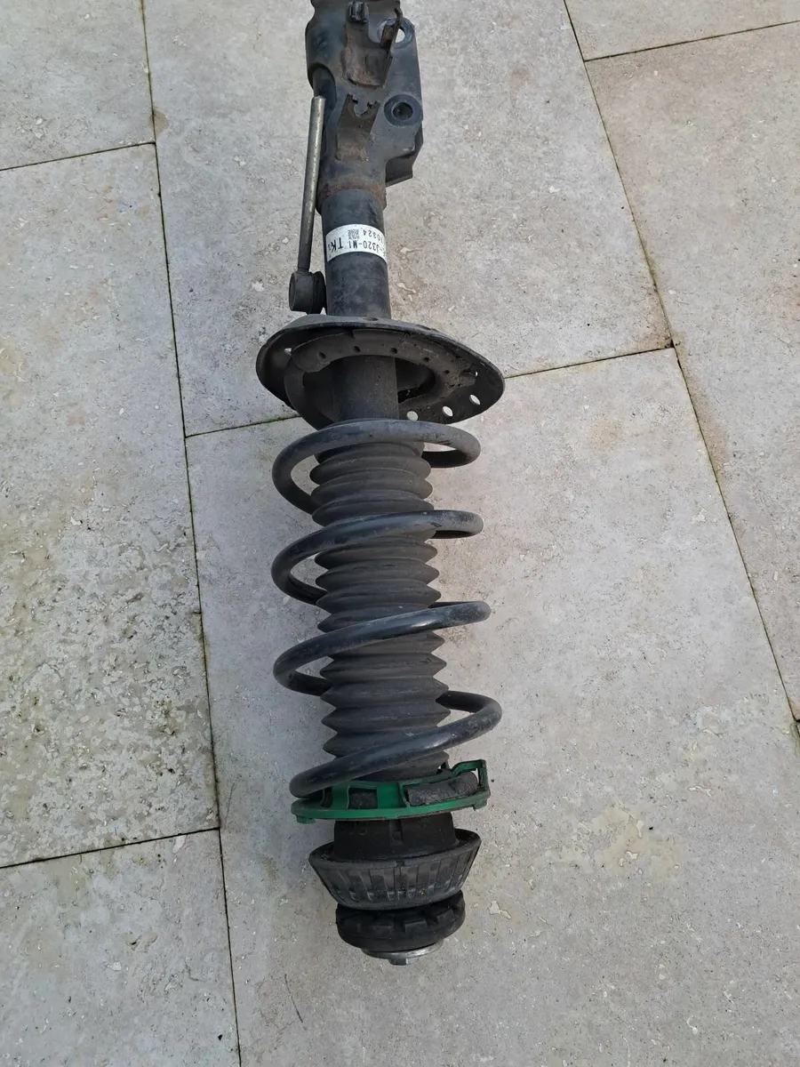 Car part - Image 1