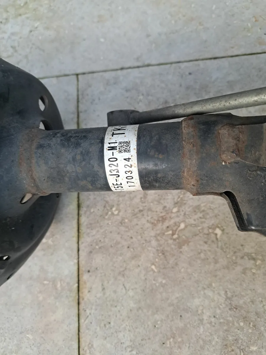 Car part - Image 2
