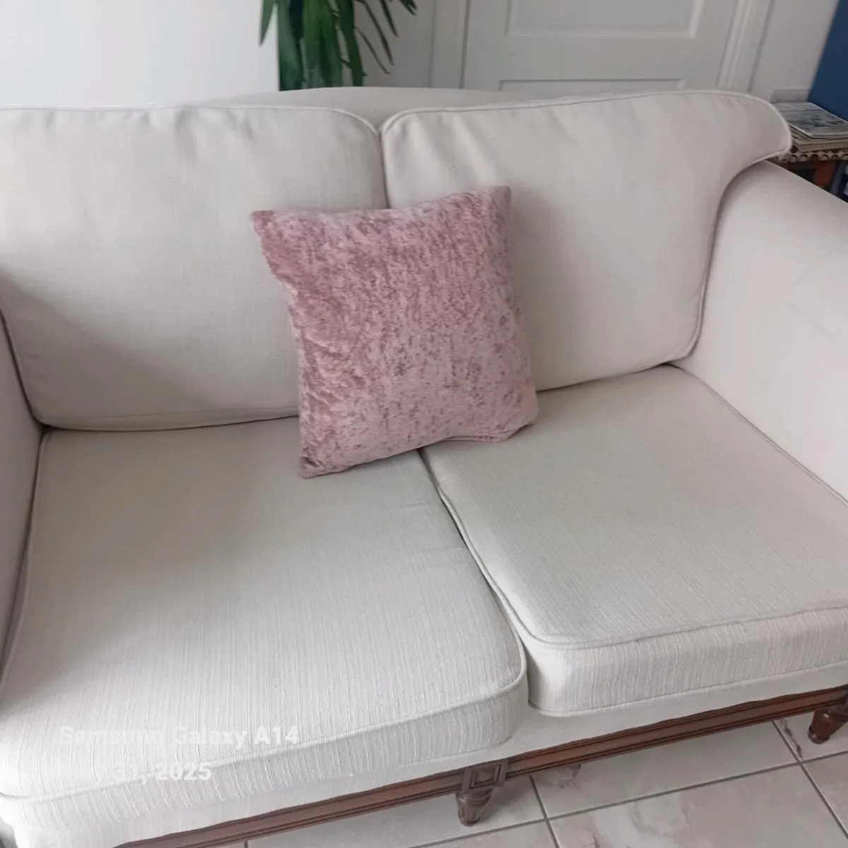 Fineline designer sofa - Image 4