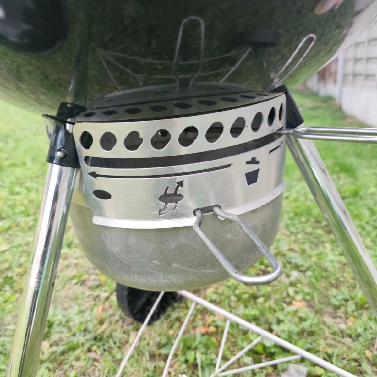 Weber BBQ 57cm Mastertouch - Image 2