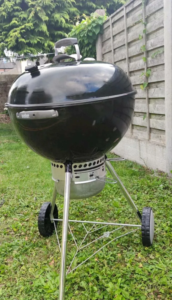 Weber BBQ 57cm Mastertouch - Image 3