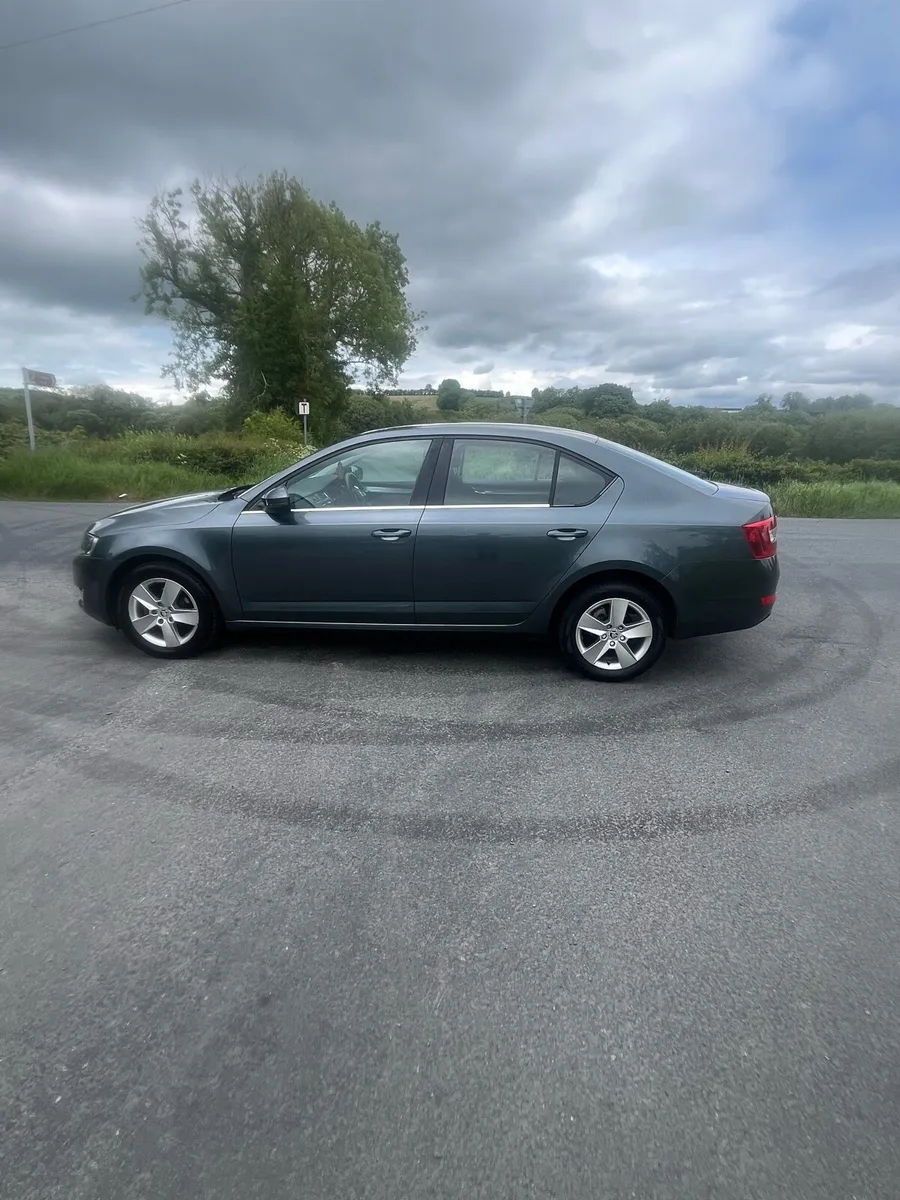 17 skoda Octavia petrol 1.2 - Image 4