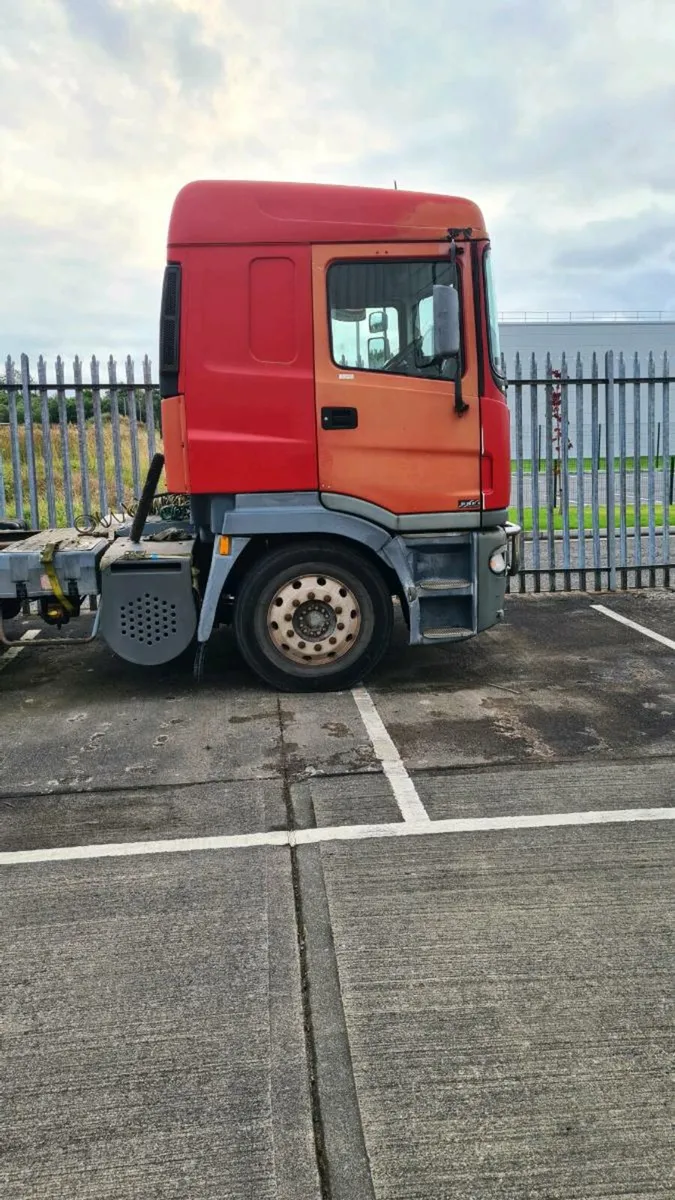 E R F Ecx 380 Truck - Image 2